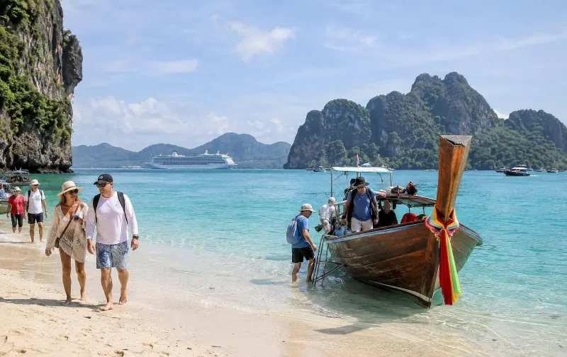 Phuket beaches and island hopping on a Genting Dream shore excursion